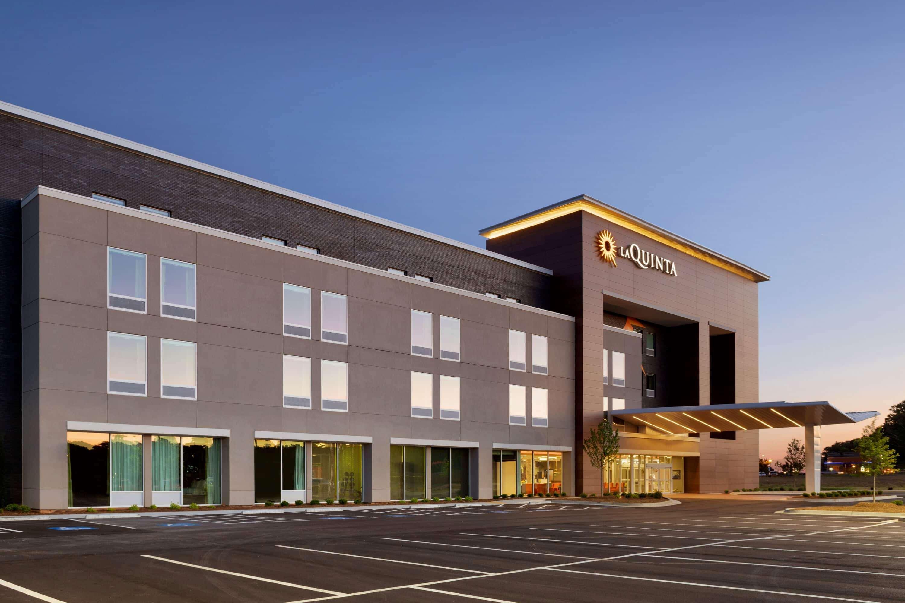 La Quinta Inn & Suites By Wyndham Braselton Exteriör bild