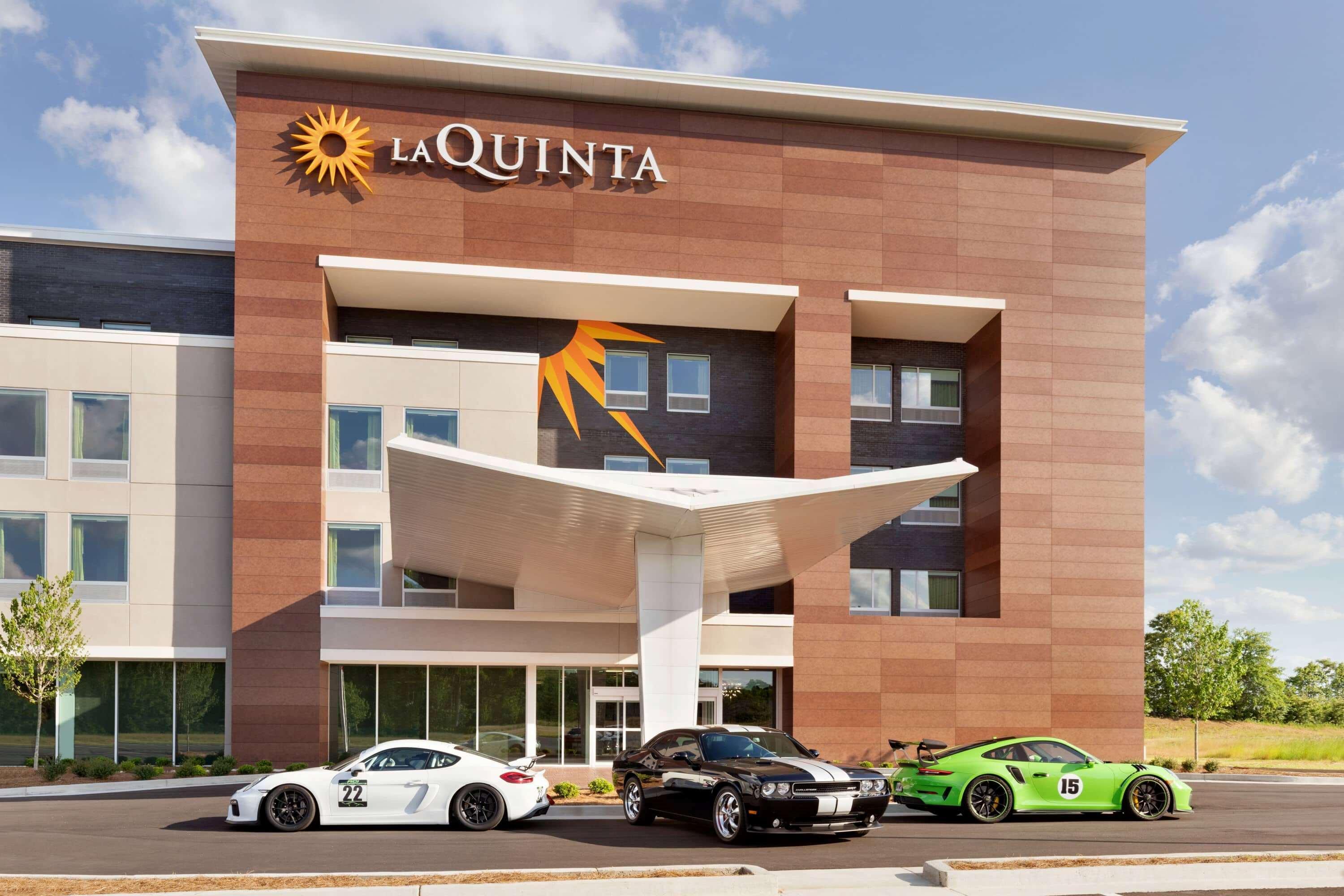 La Quinta Inn & Suites By Wyndham Braselton Exteriör bild