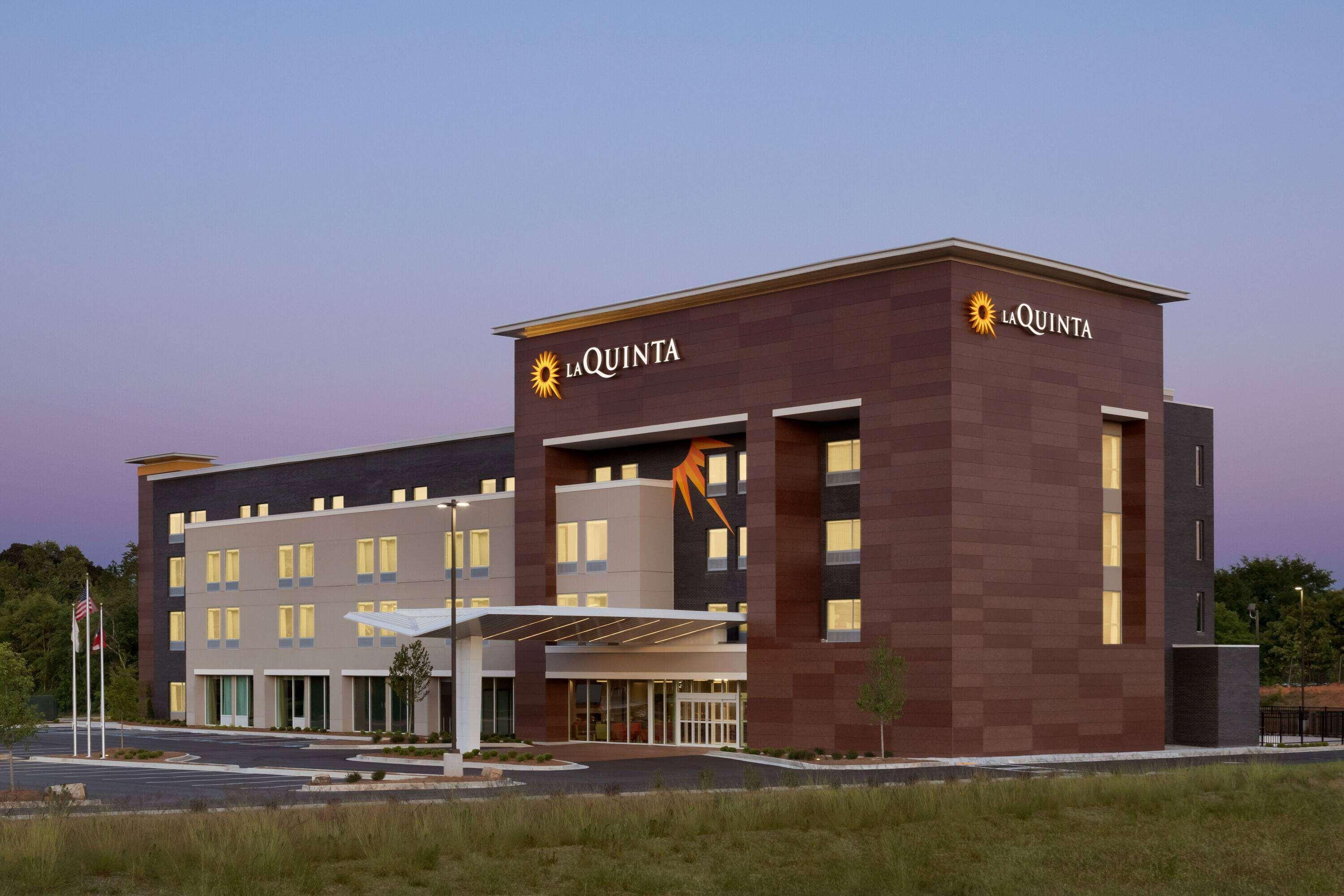 La Quinta Inn & Suites By Wyndham Braselton Exteriör bild