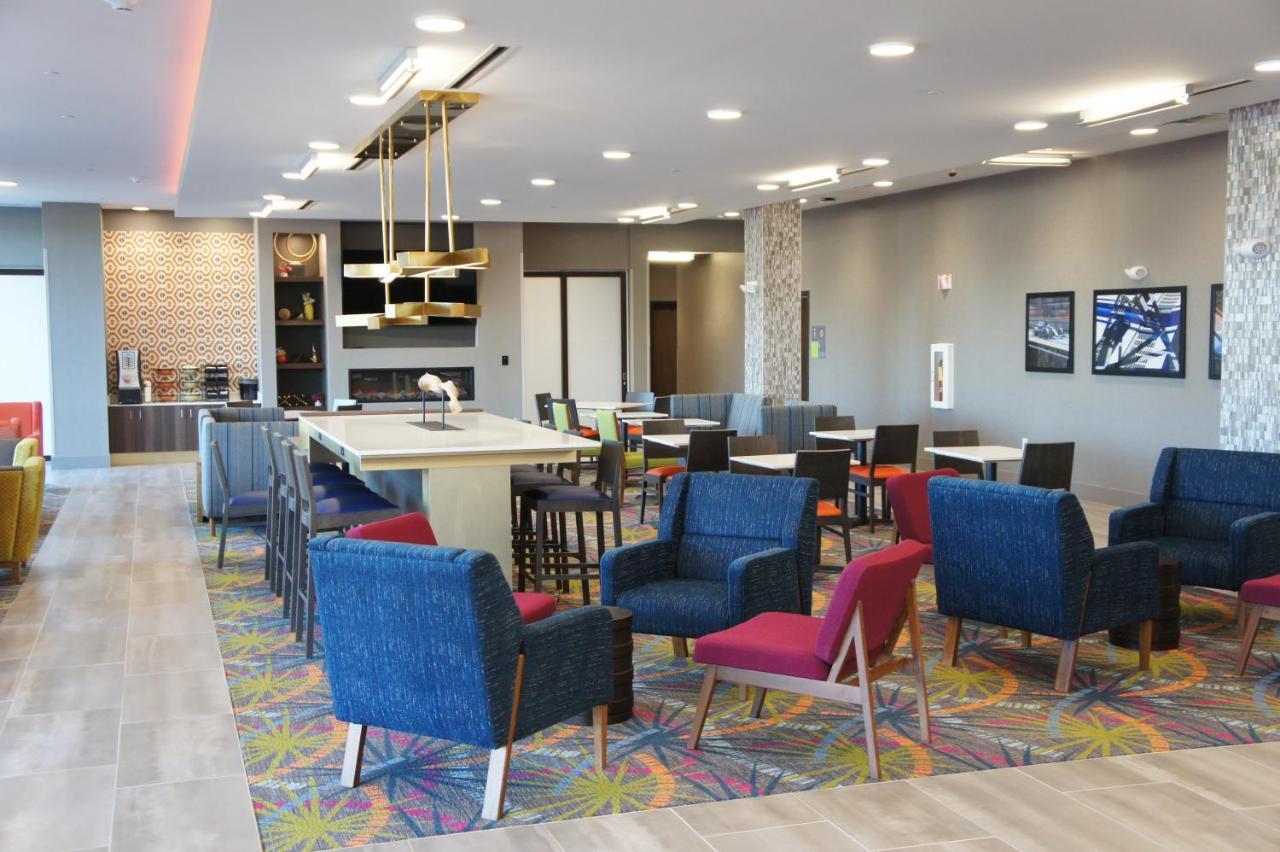 La Quinta Inn & Suites By Wyndham Braselton Exteriör bild